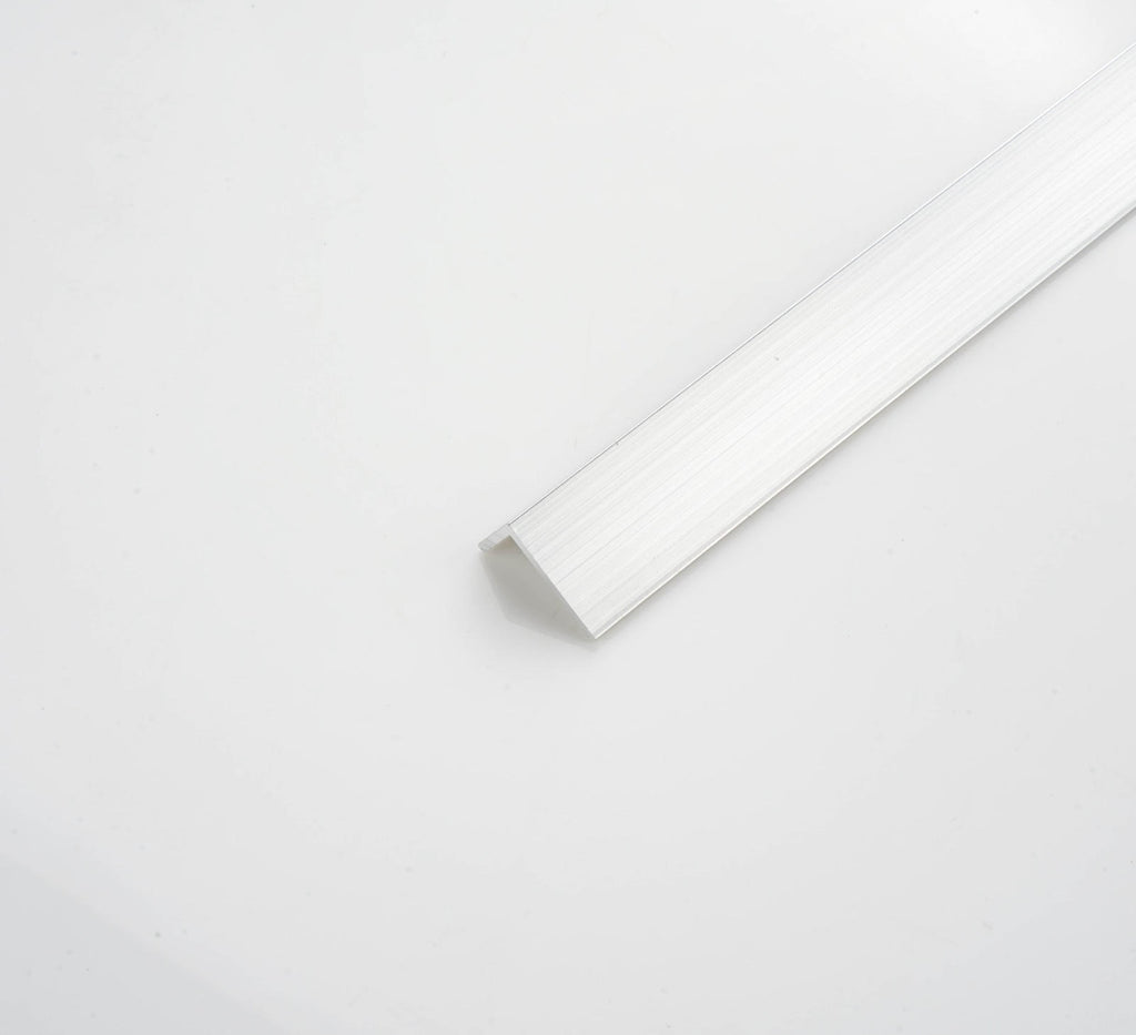Gripmax aluminium corner angle, manufacturer range photograph