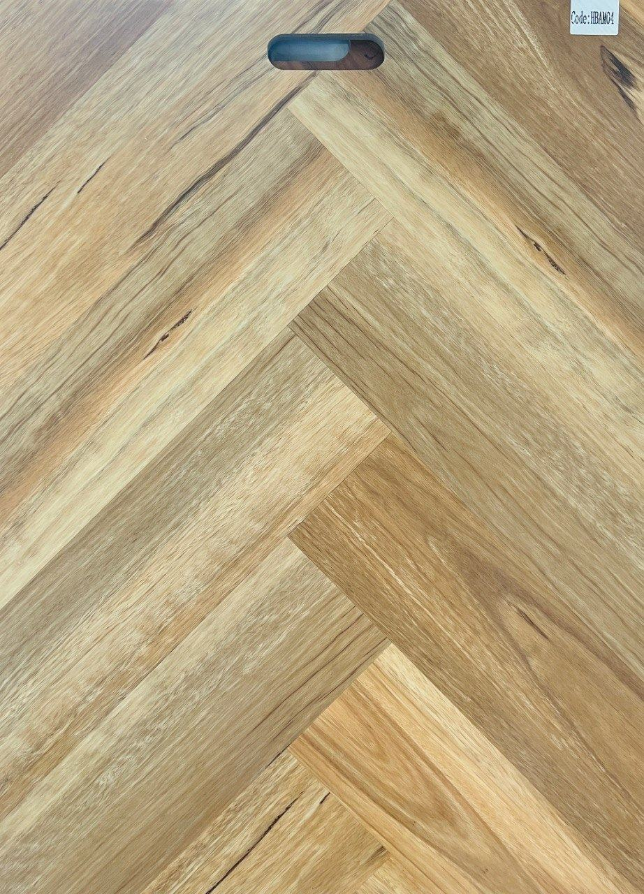 Natural Oak herringbone flooring — plank sample 2